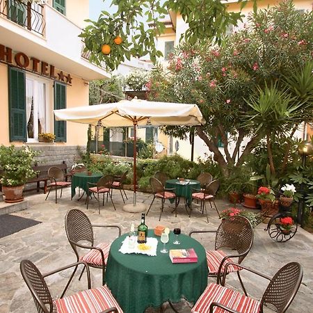 Hotel Villa Bianca Laigueglia Exterior foto