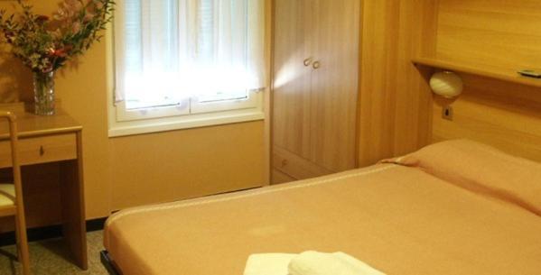 Hotel Villa Bianca Laigueglia Zimmer foto