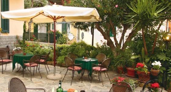 Hotel Villa Bianca Laigueglia Exterior foto