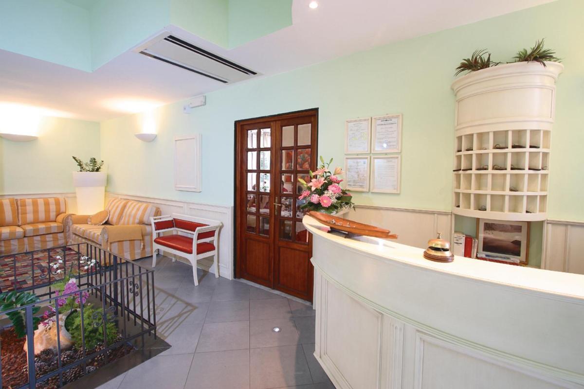 Hotel Villa Bianca Laigueglia Exterior foto